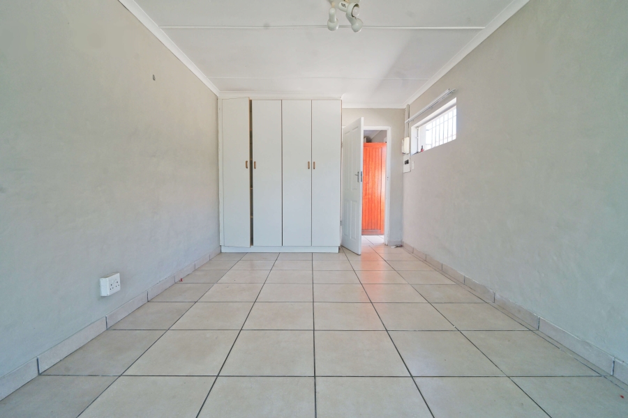 8 Bedroom Property for Sale in Gonubie Eastern Cape